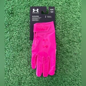 Under Armour F9 Nitro Youth Football Gloves – Grip Boost Receiver Gloves – Pink